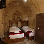 Hotel Artium Cave *