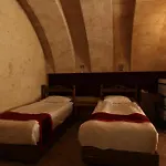Artium Cave Hotel *