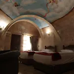 Hotel Artium Cave *