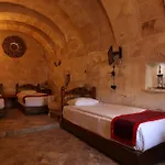 Hotel Artium Cave *