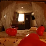 Hotel Artium Cave
