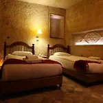 Hotel Artium Cave *
