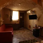 Artium Cave Hotel *