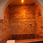 Artium Cave Hotel *