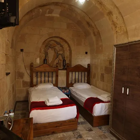 Hotel Artium Cave *