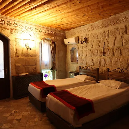 Artium Cave Hotel *
