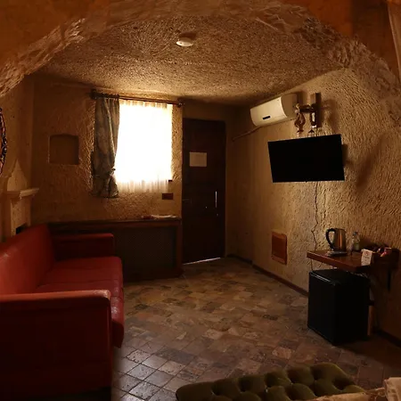 Artium Cave Hotel *